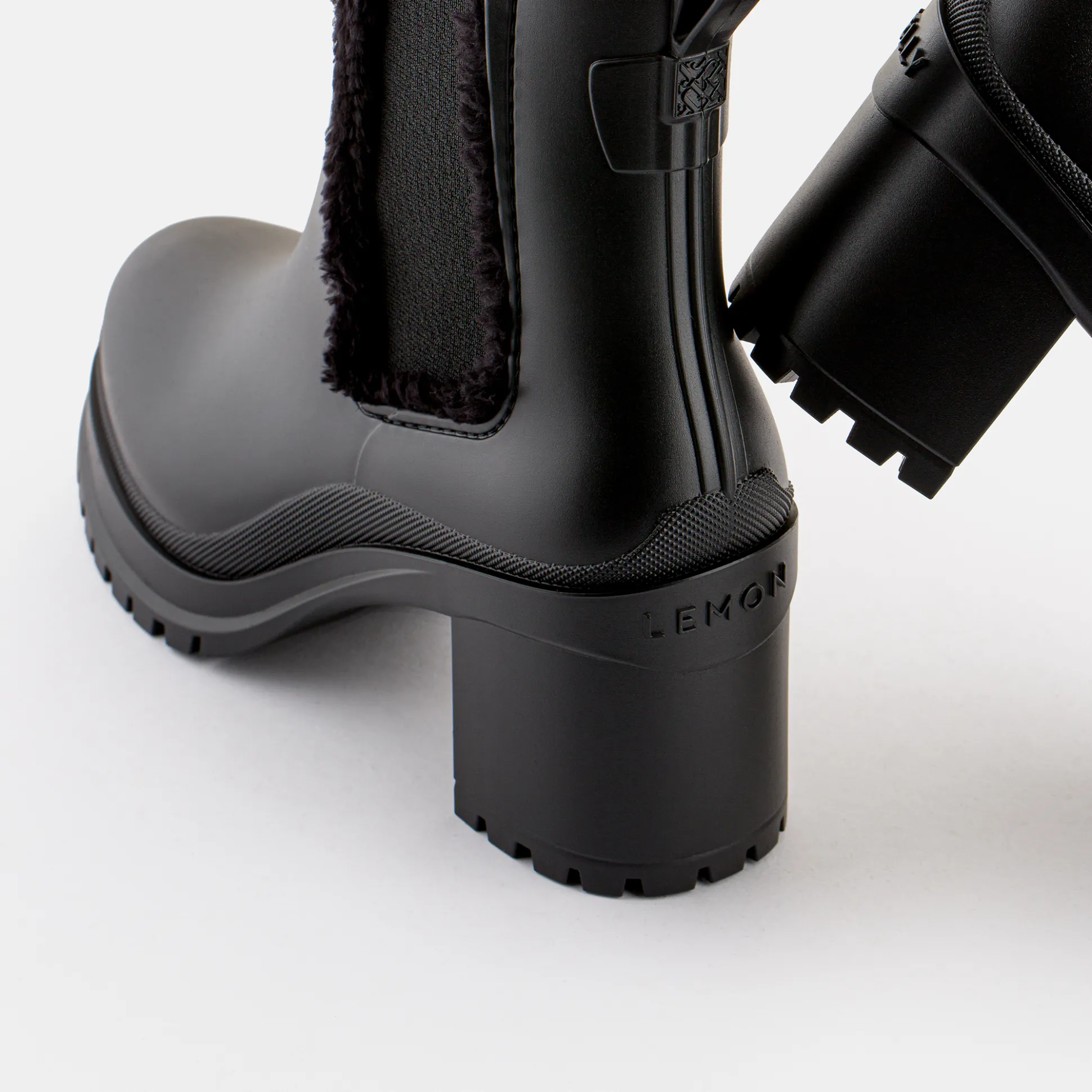 fran__3-3.webp Lemon Jelly Botas^Fran 01